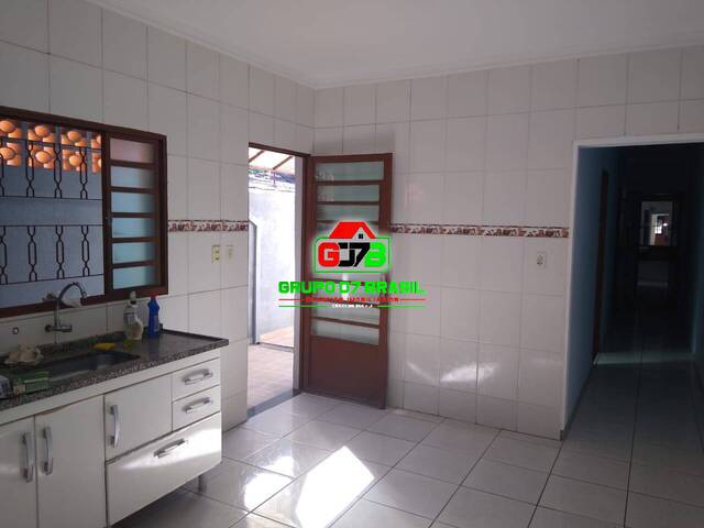 Casa para Venda em São José dos Campos - 4