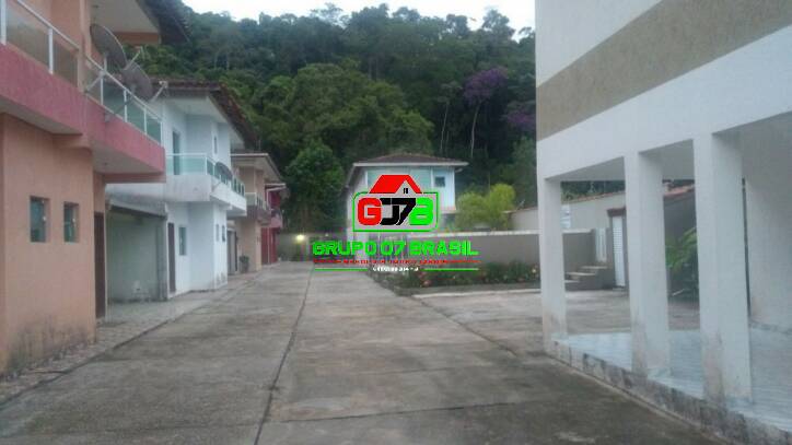 Casa de Condomínio à venda com 3 quartos, 200m² - Foto 1