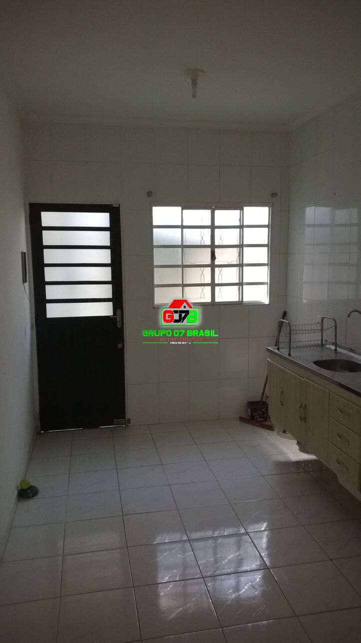 Casa à venda com 2 quartos, 175m² - Foto 3