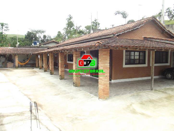 Fazenda à venda com 5 quartos, 1350m² - Foto 2