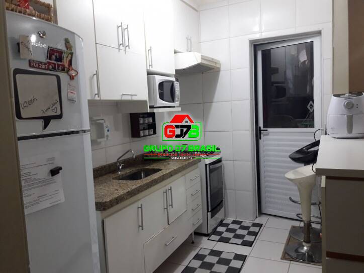 Apartamento à venda com 2 quartos, 64m² - Foto 4