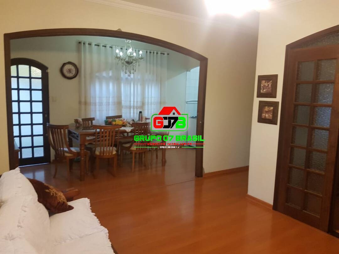 Casa à venda com 2 quartos, 250m² - Foto 1