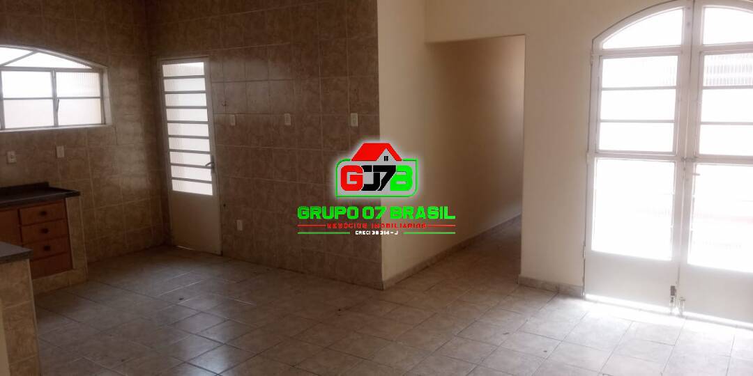 Casa à venda com 3 quartos, 350m² - Foto 1