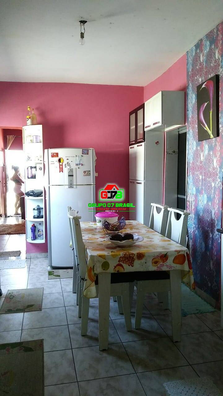 Sobrado à venda com 7 quartos, 160m² - Foto 1