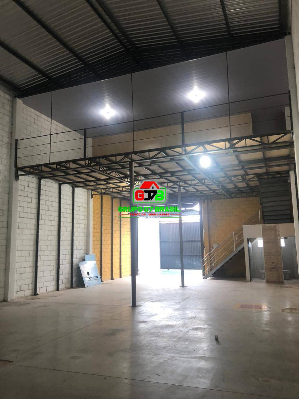 Depósito-Galpão-Armazém para alugar, 300m² - Foto 2