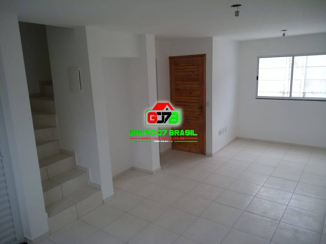 Casa à venda com 2 quartos, 62m² - Foto 15