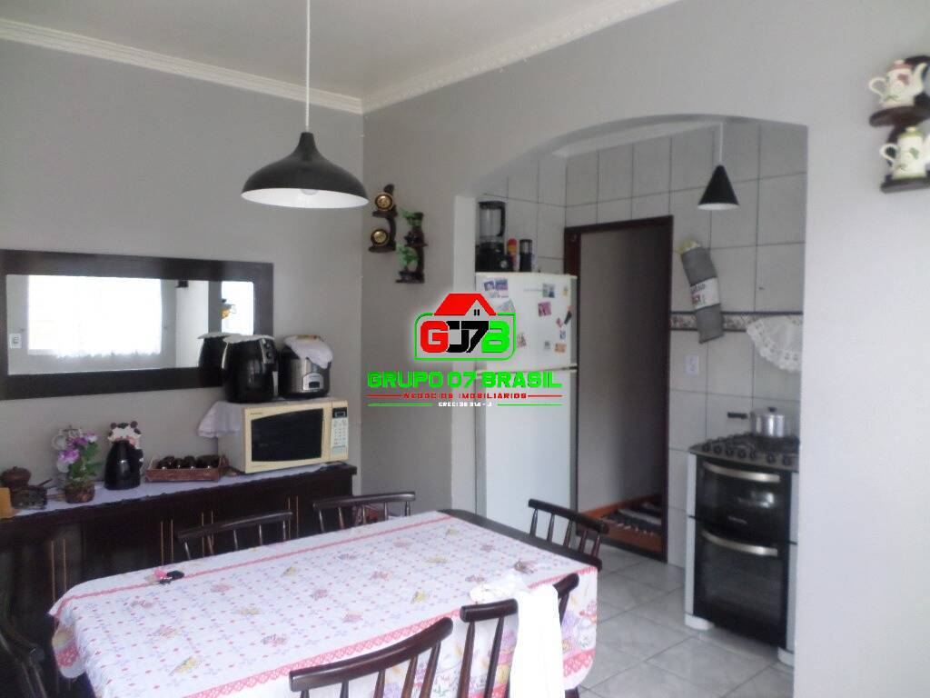 Casa à venda com 4 quartos, 150m² - Foto 4