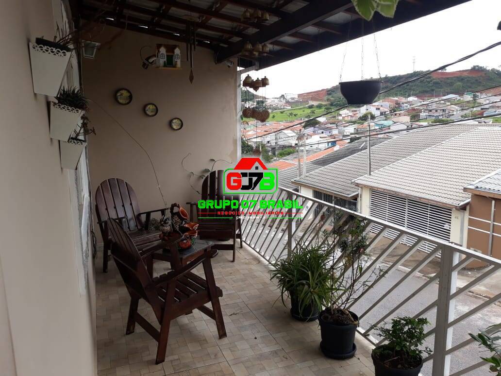 Sobrado à venda com 4 quartos, 140m² - Foto 1