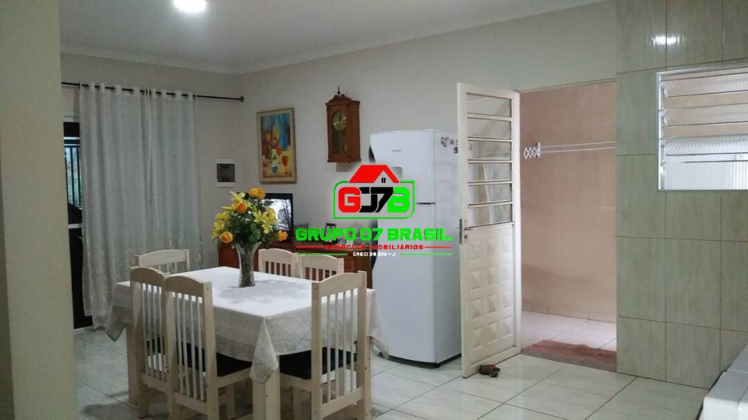 Casa à venda com 4 quartos, 150m² - Foto 17