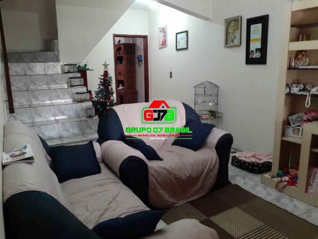 Sobrado à venda com 3 quartos, 200m² - Foto 2