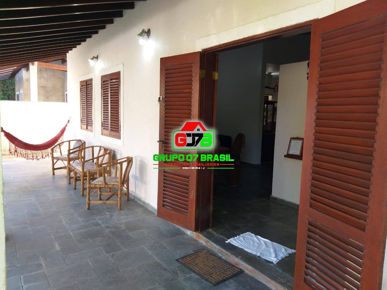 Casa à venda com 3 quartos, 350m² - Foto 1