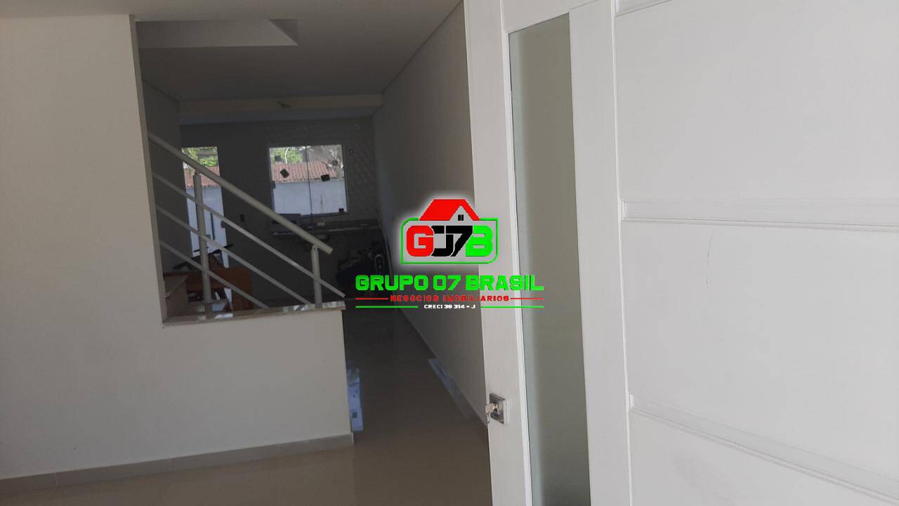 Sobrado à venda com 2 quartos, 120m² - Foto 2