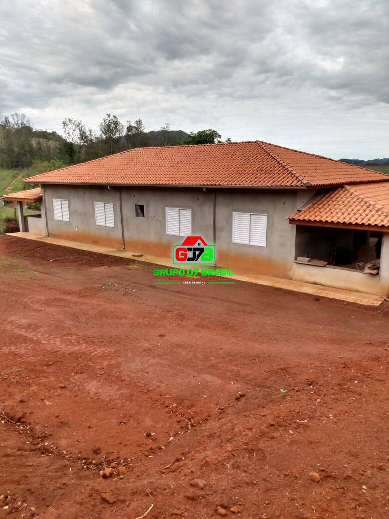 Fazenda à venda com 4 quartos, 17000m² - Foto 1