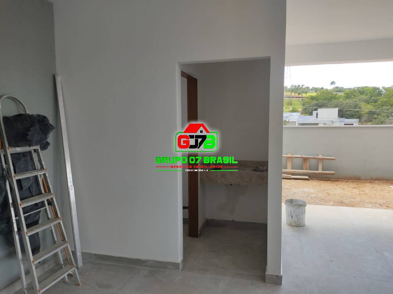 Casa à venda com 3 quartos, 329m² - Foto 4