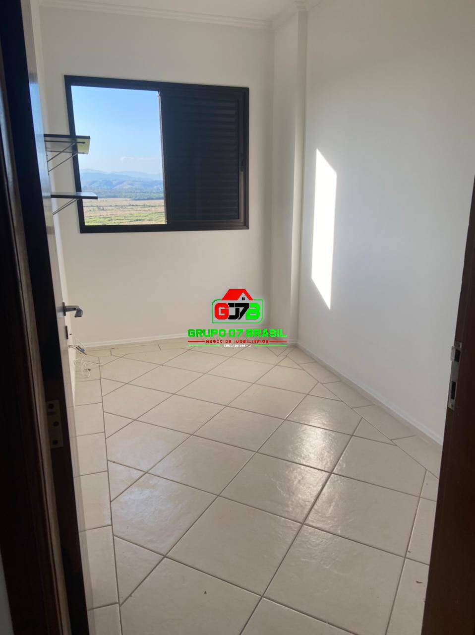 Apartamento à venda com 2 quartos, 76m² - Foto 3