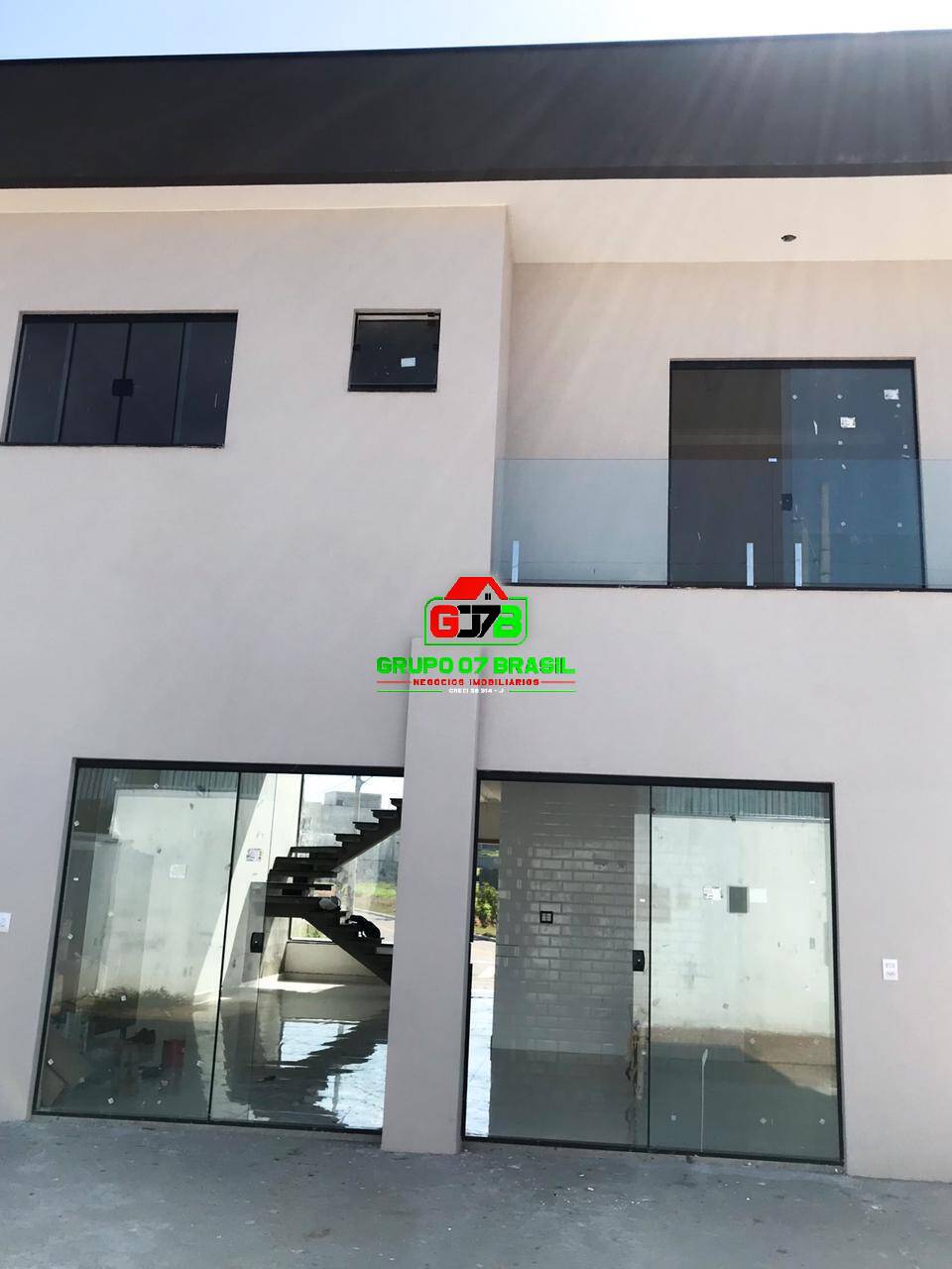 Casa à venda e aluguel com 3 quartos, 275m² - Foto 2