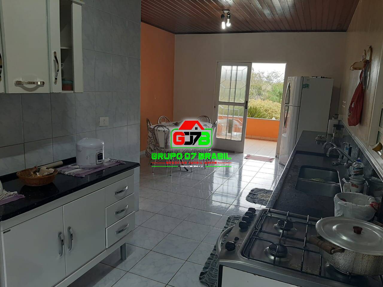 Fazenda à venda com 3 quartos, 2300m² - Foto 2