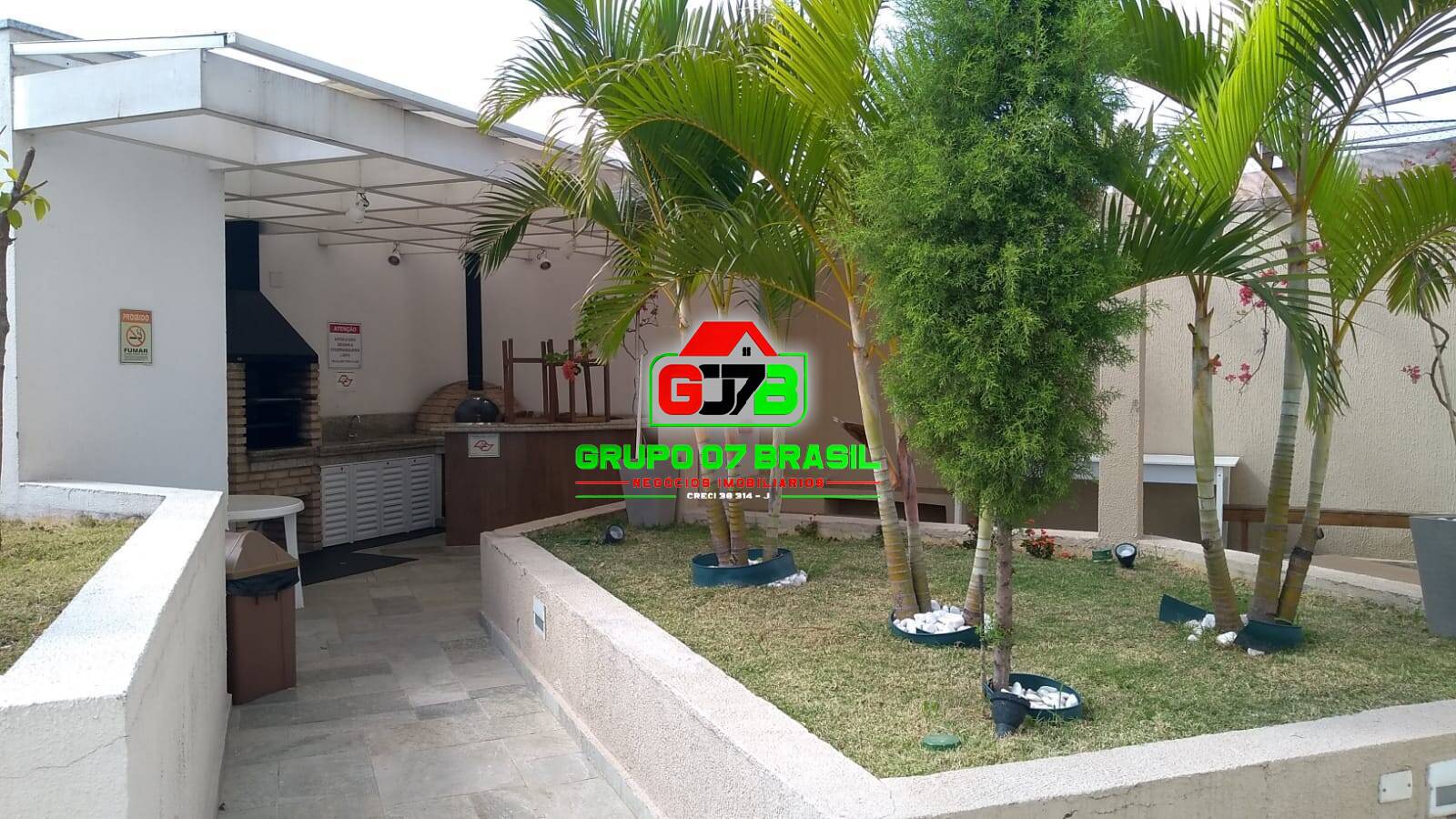 Apartamento à venda com 2 quartos, 70m² - Foto 2