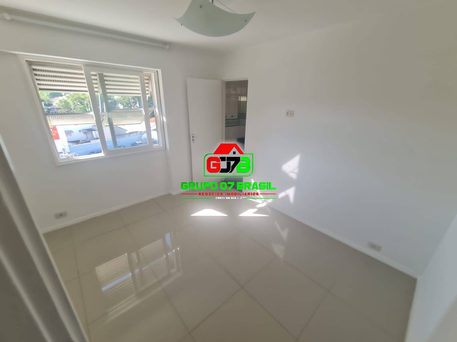 Apartamento à venda com 3 quartos, 113m² - Foto 2