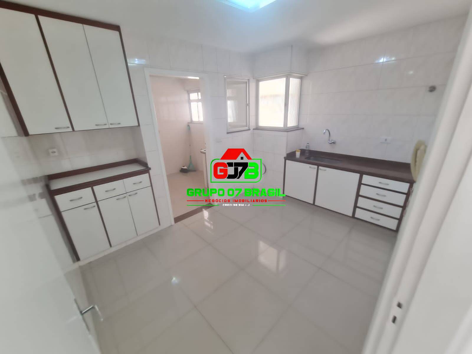 Apartamento à venda com 3 quartos, 113m² - Foto 3