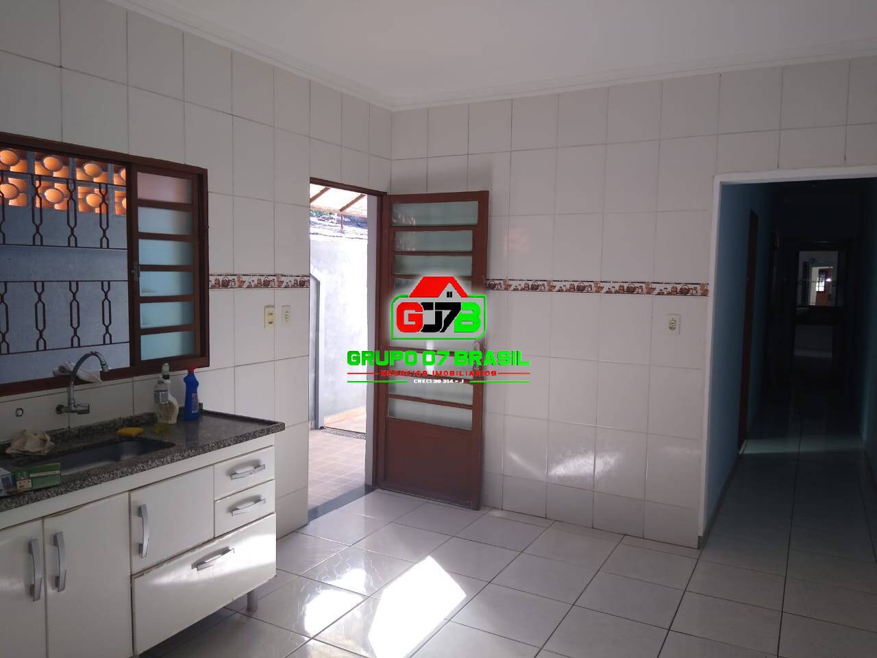 Casa à venda com 2 quartos, 250m² - Foto 4