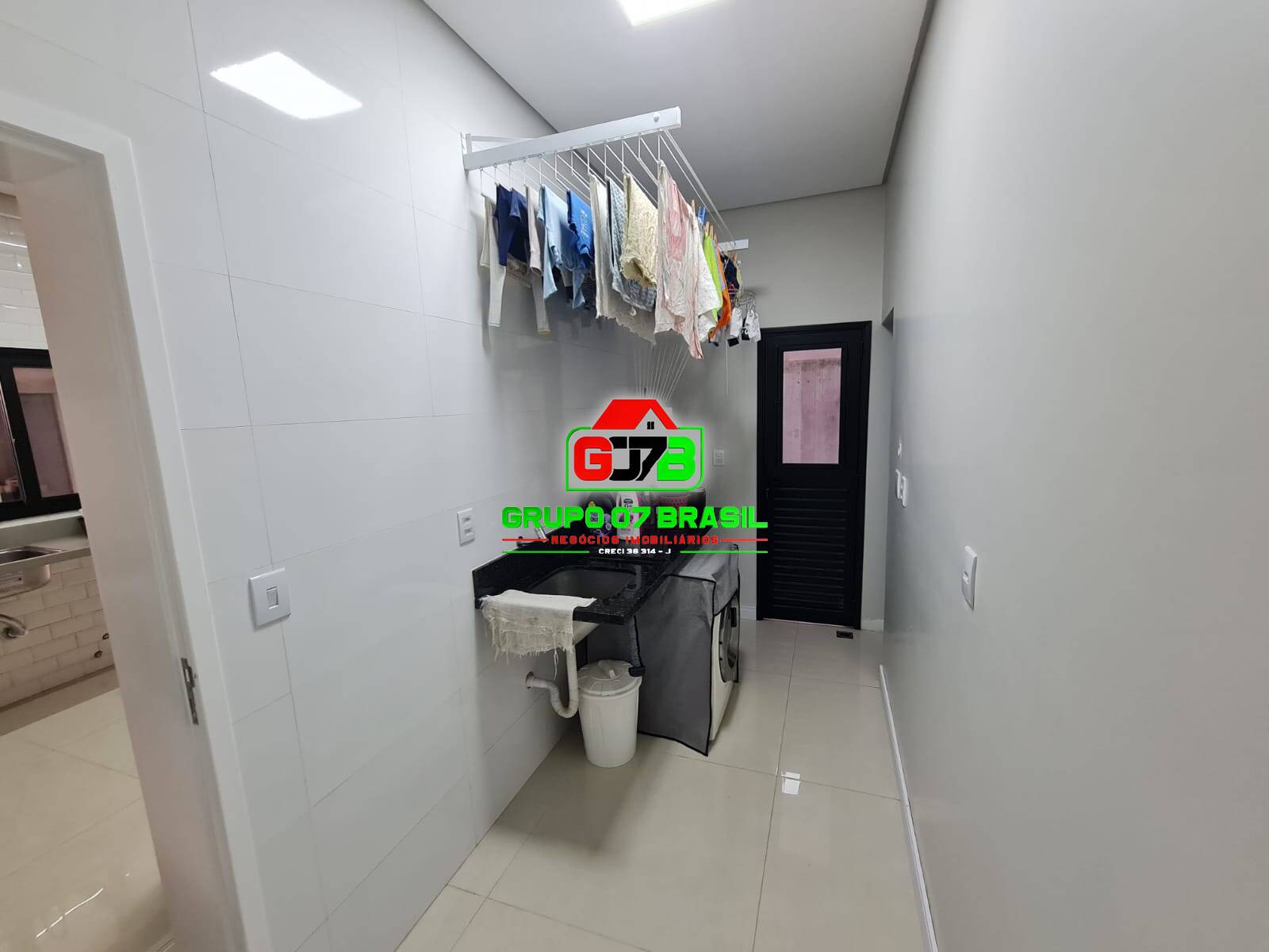 Casa à venda e aluguel com 3 quartos, 240m² - Foto 18