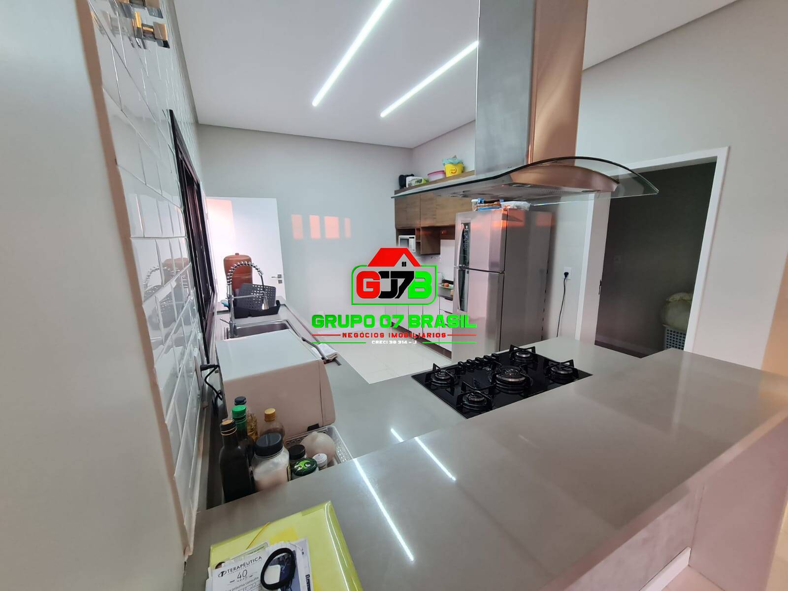 Casa à venda e aluguel com 3 quartos, 240m² - Foto 20