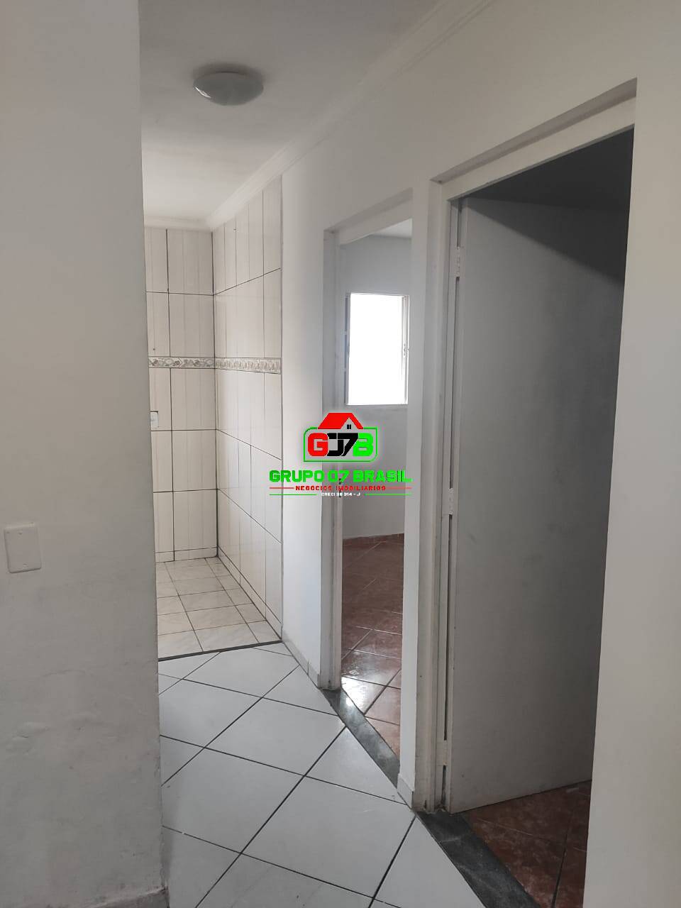 Casa à venda com 2 quartos, 50m² - Foto 2