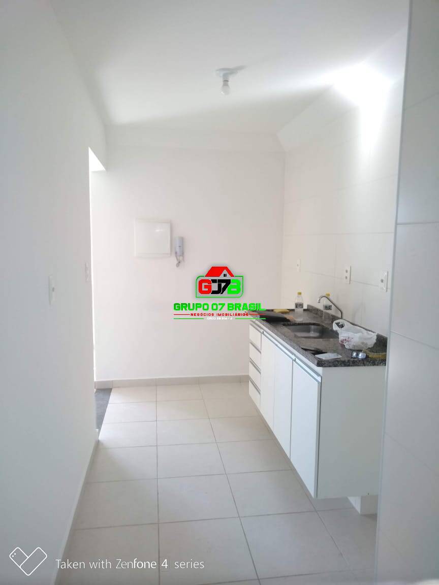 Apartamento à venda com 3 quartos, 80m² - Foto 3