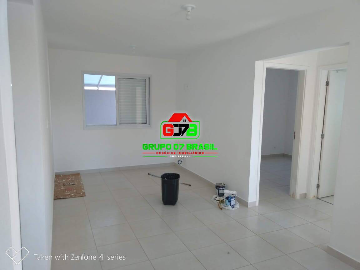 Apartamento à venda com 3 quartos, 80m² - Foto 2