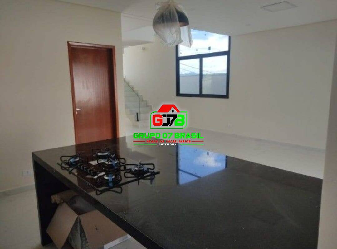 Casa à venda com 3 quartos, 250m² - Foto 4