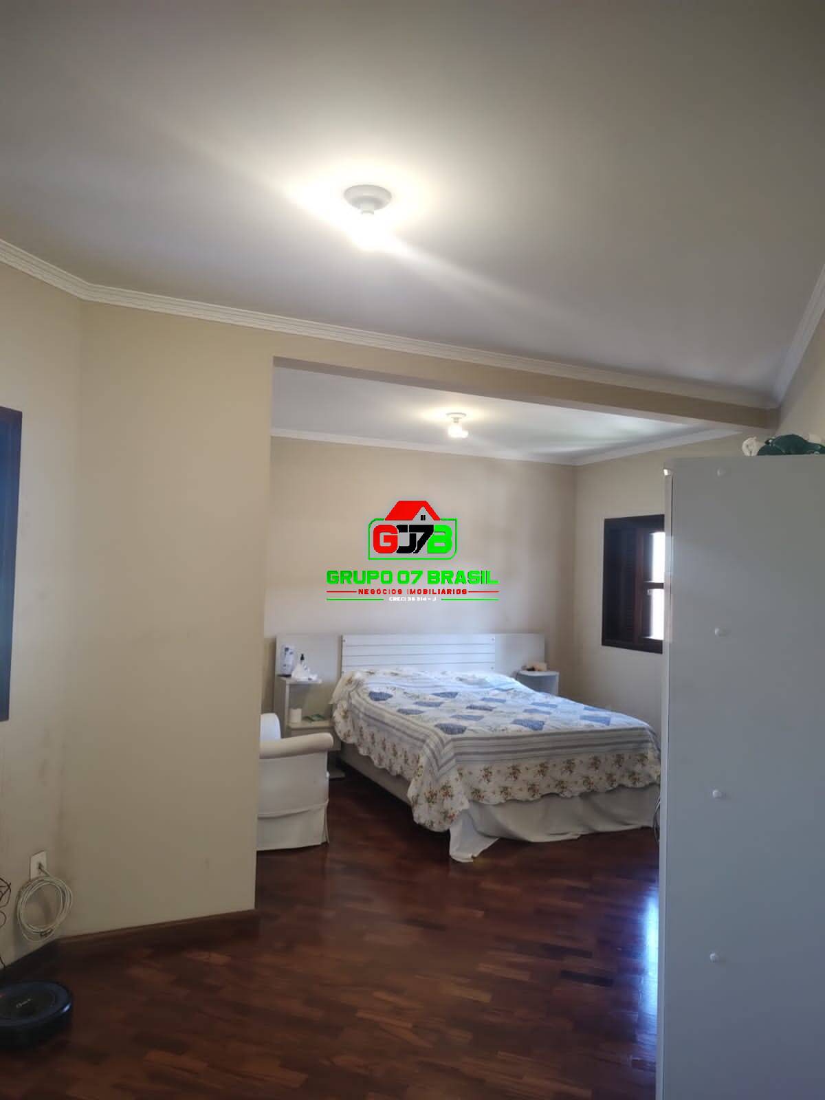 Casa à venda com 4 quartos, 250m² - Foto 27