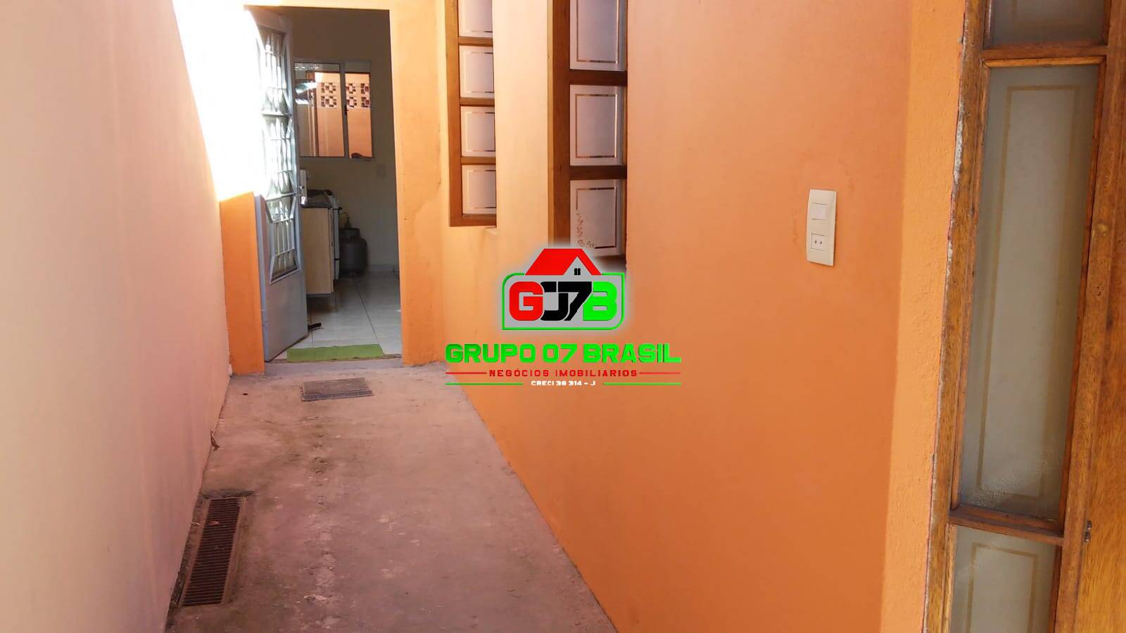 Casa à venda com 3 quartos, 180m² - Foto 2