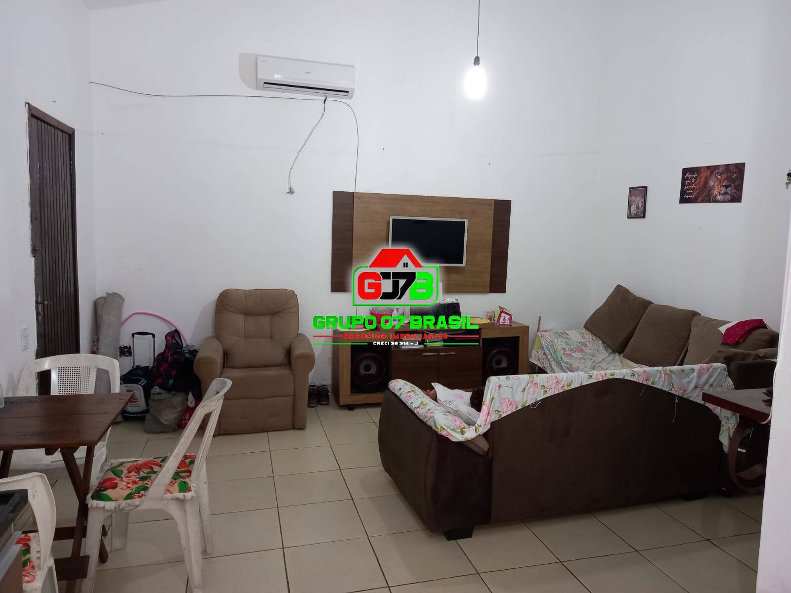 Casa à venda com 3 quartos, 360m² - Foto 1