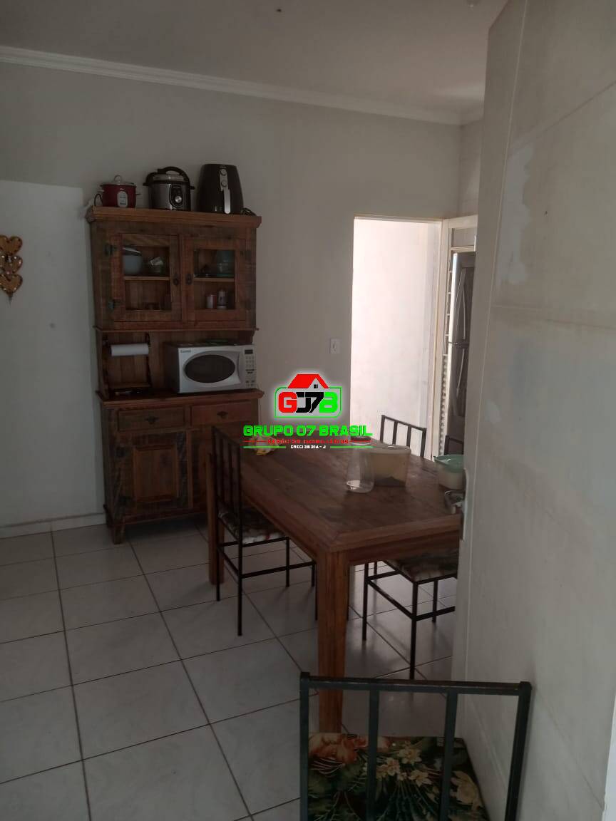 Casa à venda e aluguel com 3 quartos, 140m² - Foto 11