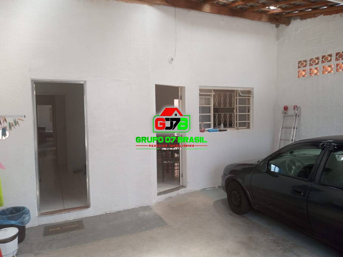 Casa à venda e aluguel com 3 quartos, 140m² - Foto 1