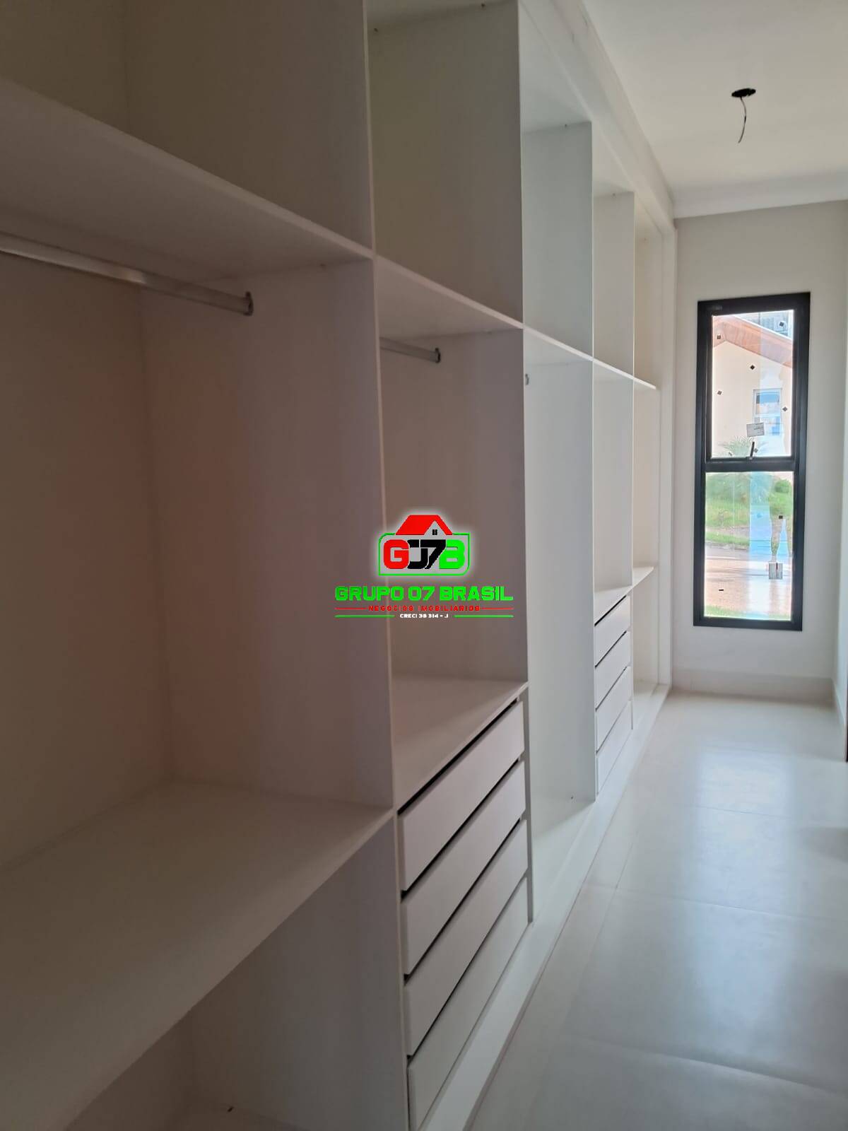 Casa à venda com 3 quartos, 326m² - Foto 11