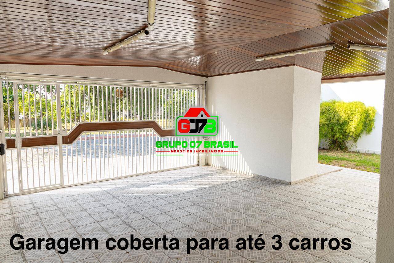 Casa à venda com 4 quartos, 300m² - Foto 1