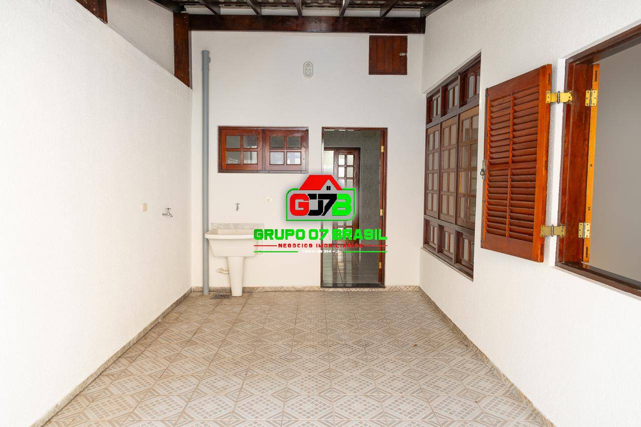 Casa à venda com 4 quartos, 300m² - Foto 12