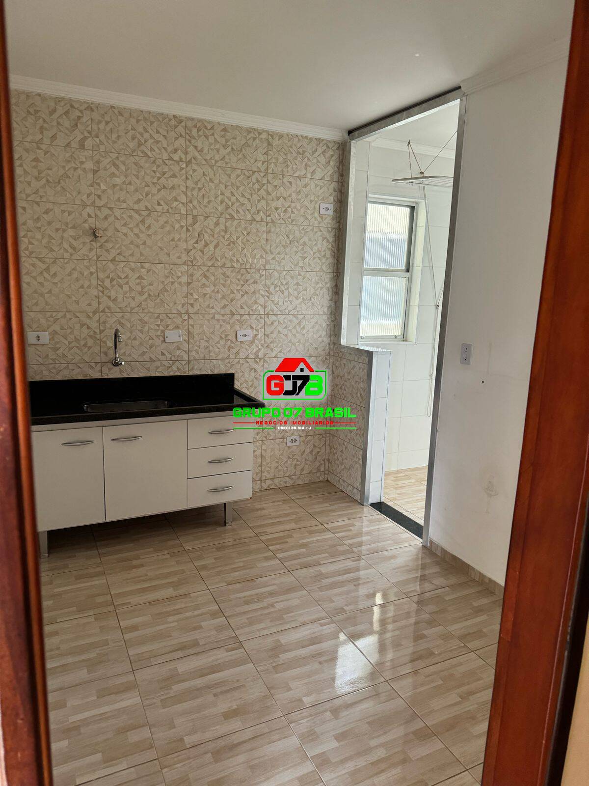 Apartamento à venda com 3 quartos, 80m² - Foto 2