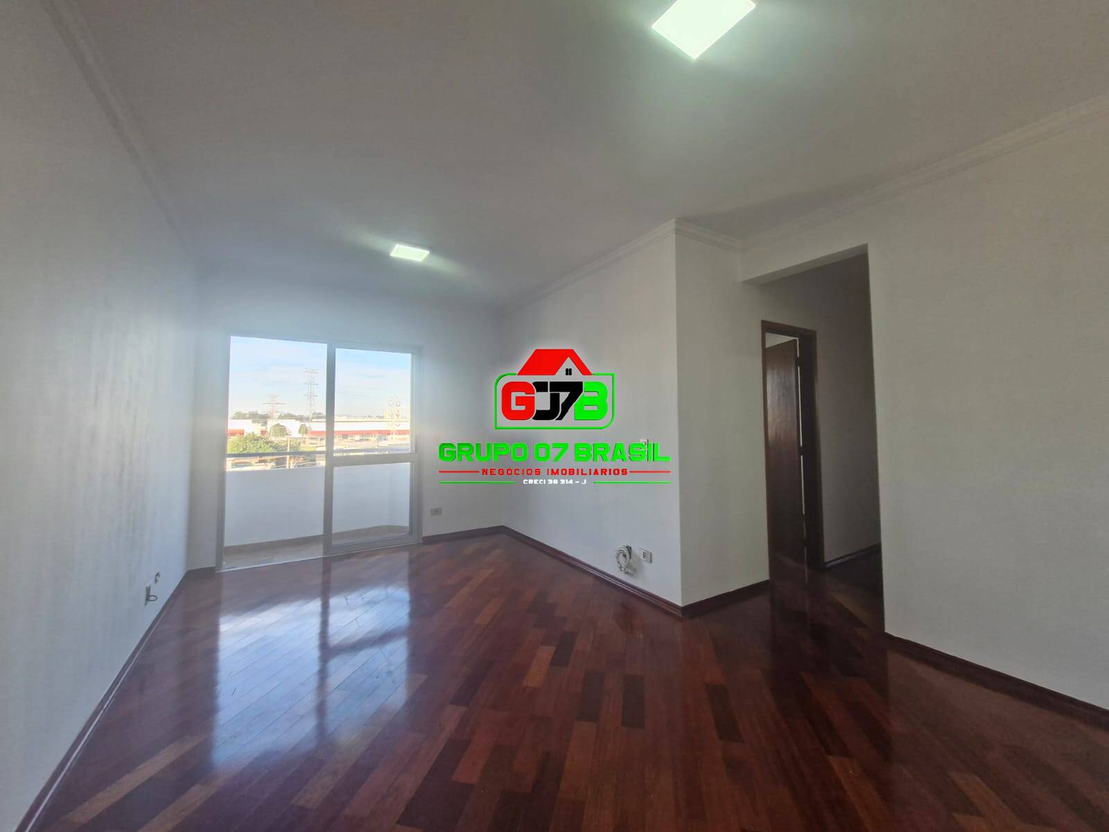 Apartamento à venda com 3 quartos, 81m² - Foto 1