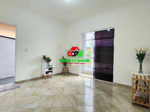 Casa à venda com 3 quartos, 110m² - Foto 1