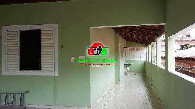 Sobrado à venda com 2 quartos, 200m² - Foto 2