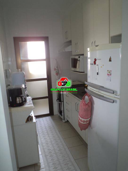 Apartamento à venda com 3 quartos, 75m² - Foto 7