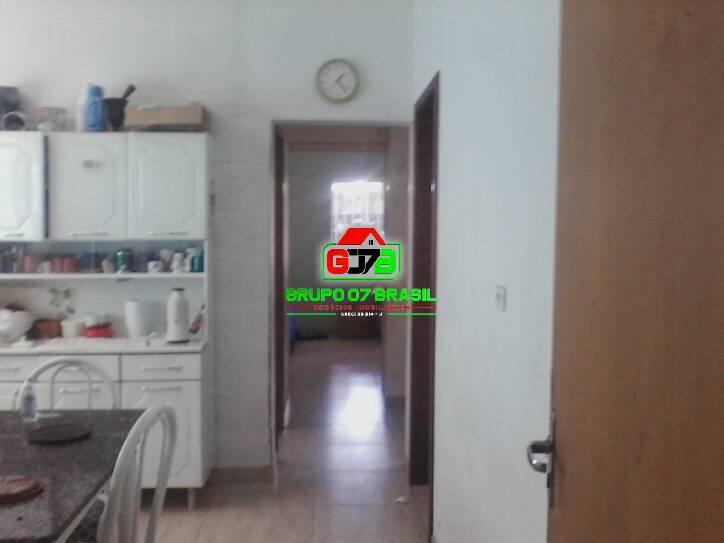 Sobrado à venda com 4 quartos, 180m² - Foto 1